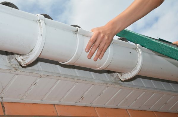 Gutter Reattachment in Santa Monica